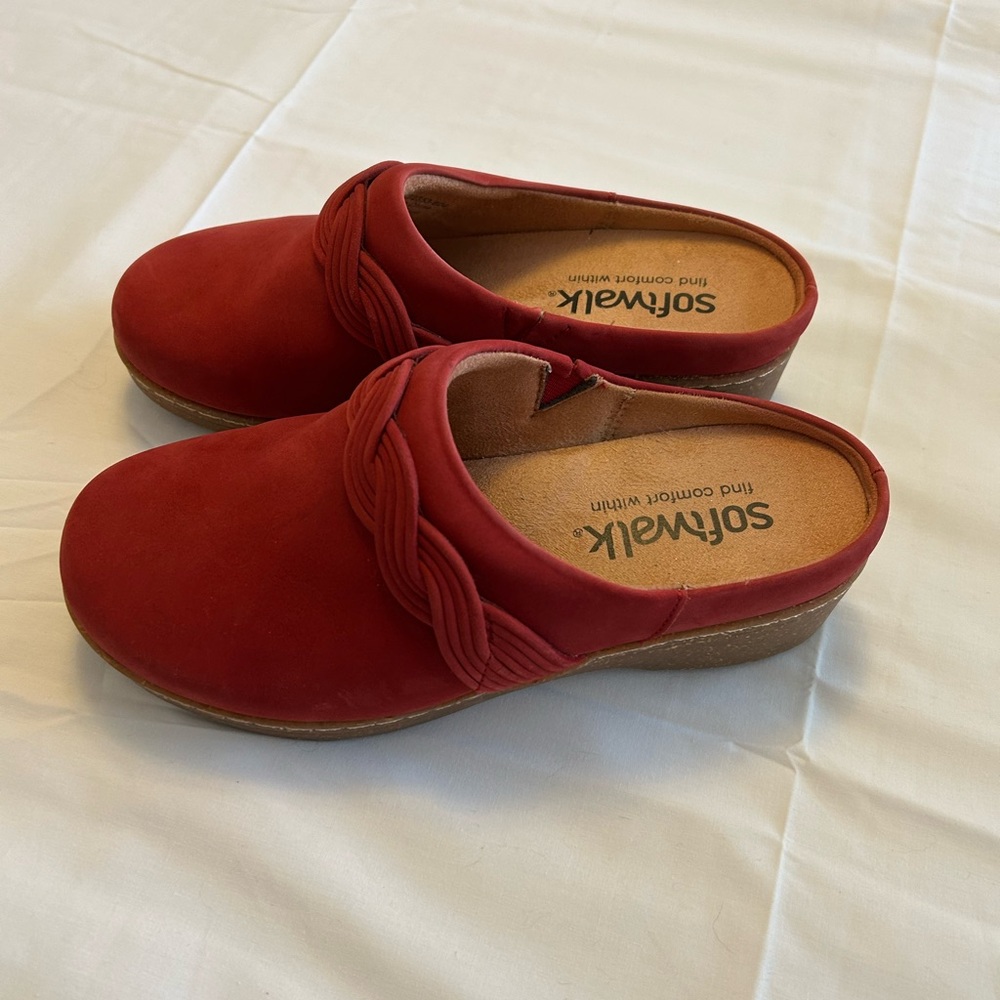 Sofft Women's Softwalk Red Mules